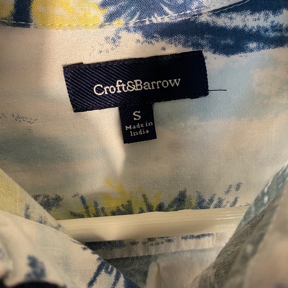 Island Shirt - Picture 2 of 3